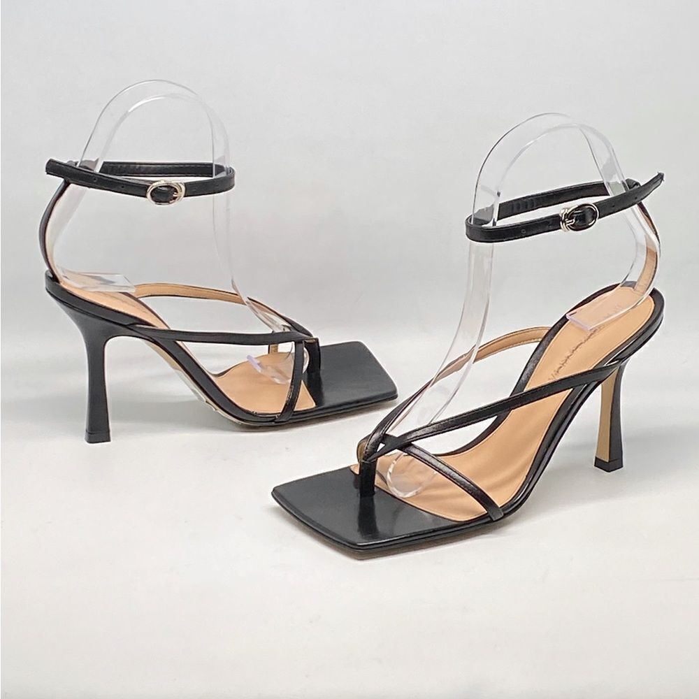 Bottega Veneta Stretch Leather Strappy Thong Sandals size 35.5